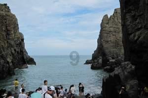 一小孩坐缆车时滑落车外悬挂空中,文旅局:小孩私自解除安全措施