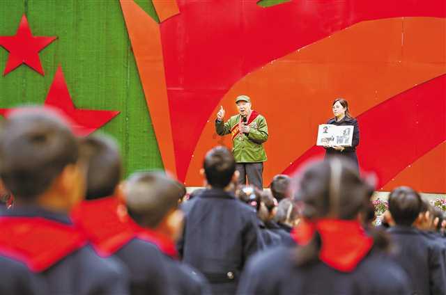 快递“春节不打烊”需要更多保障机制